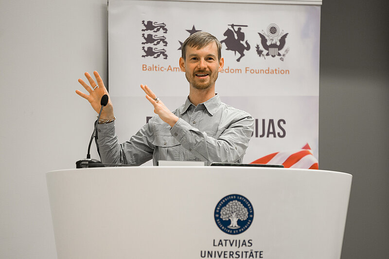 Noslēgusies Grega Traimara (ASV) vizīte Latvijas Universitātē